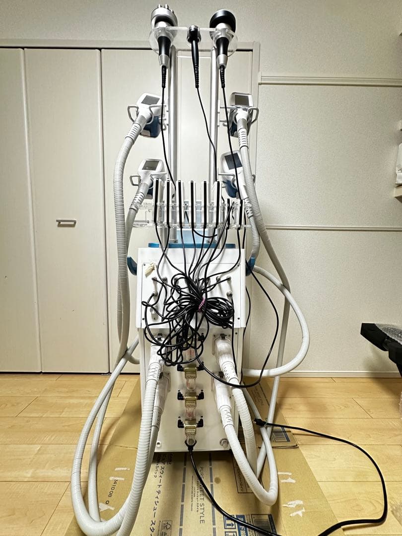 cryo脂肪冷却マシーン　キャビ ボディRF フェイスRF LIPO LASER