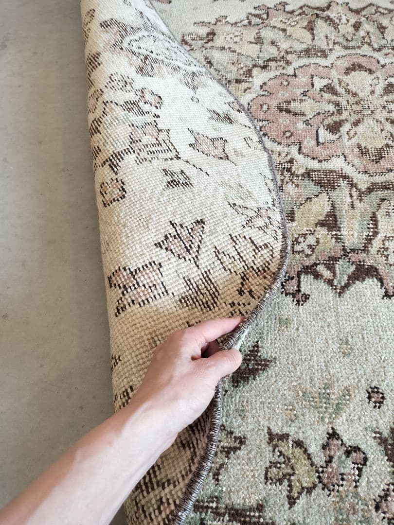 ベージュにくすみピンクと水色　サークルラグ　No.620