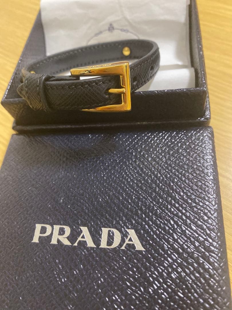 PRADA★レザーバングル★正規品
