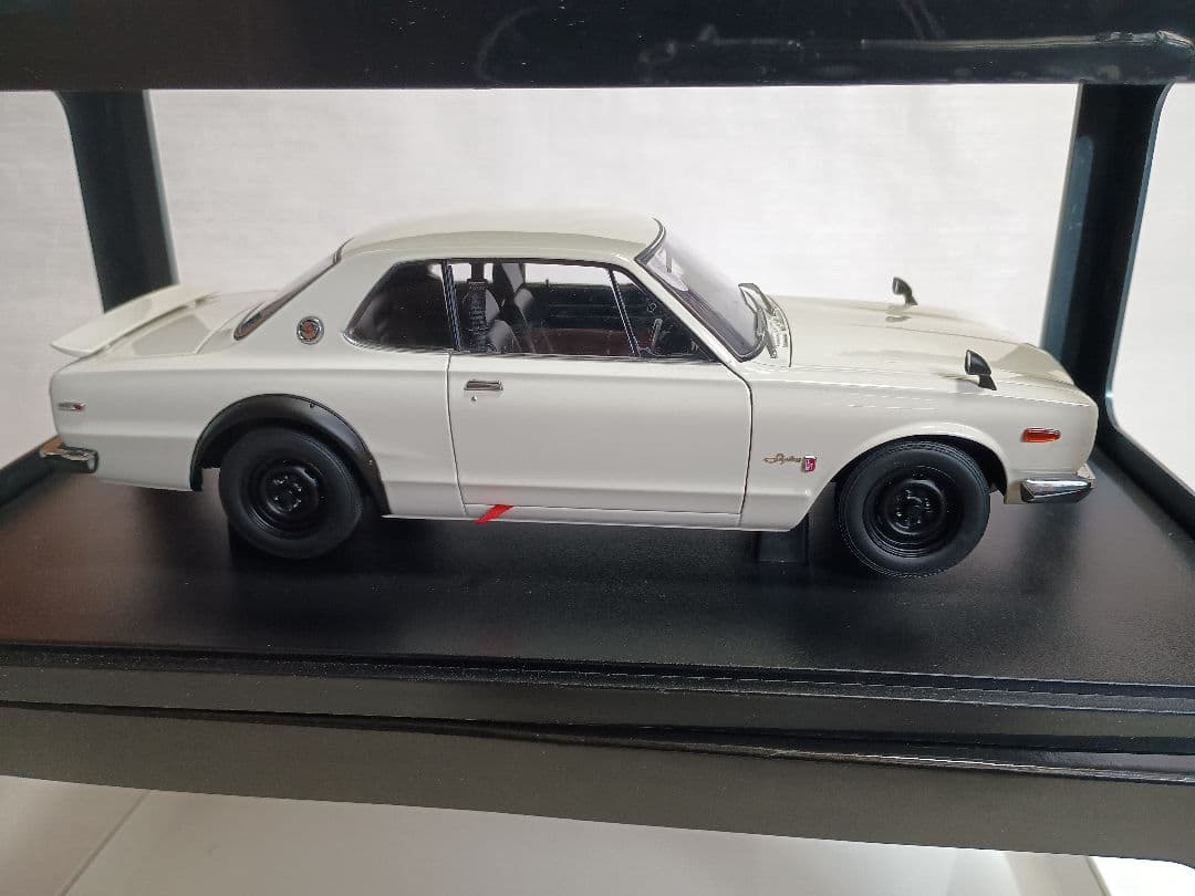 オートアート1/18 スカイラインGT-R ハコスカ