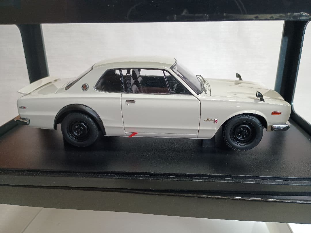 オートアート1/18 スカイラインGT-R ハコスカ