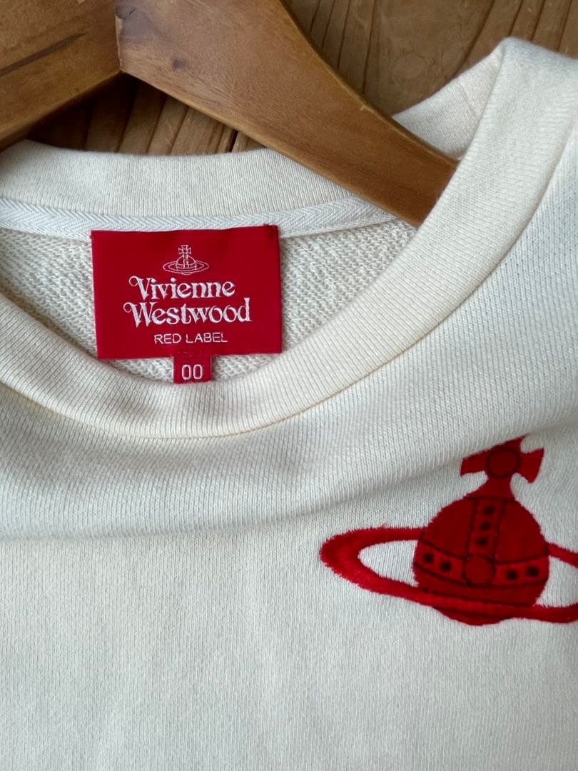 ヴィヴィアンウエストウッド モチーフ トレーナー クリーム色 正規店 00