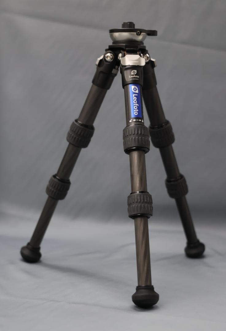 Leofoto LS-223CEX レベリングベース搭載 ３段カーボン三脚