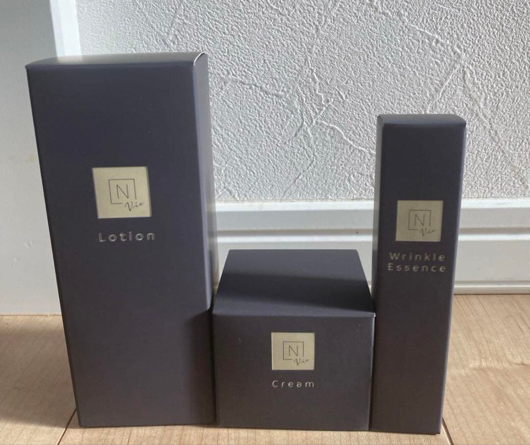 N organic Vieのローション、クリーム、リンクルパックエッセンスの3点