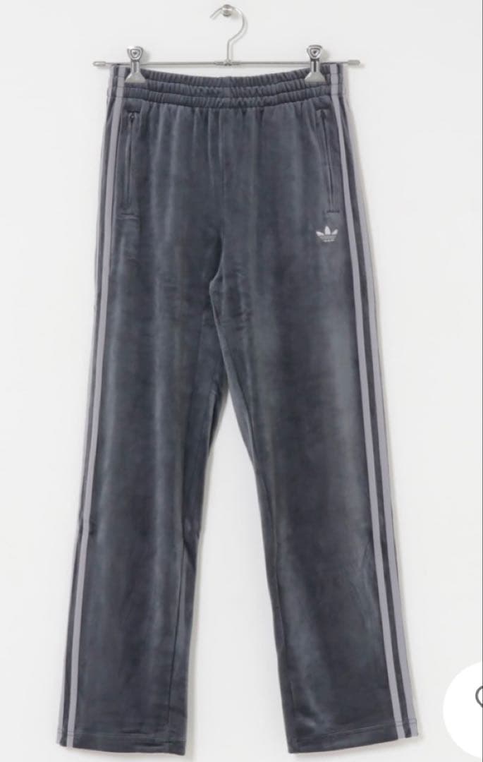 adidas トラックパンツ