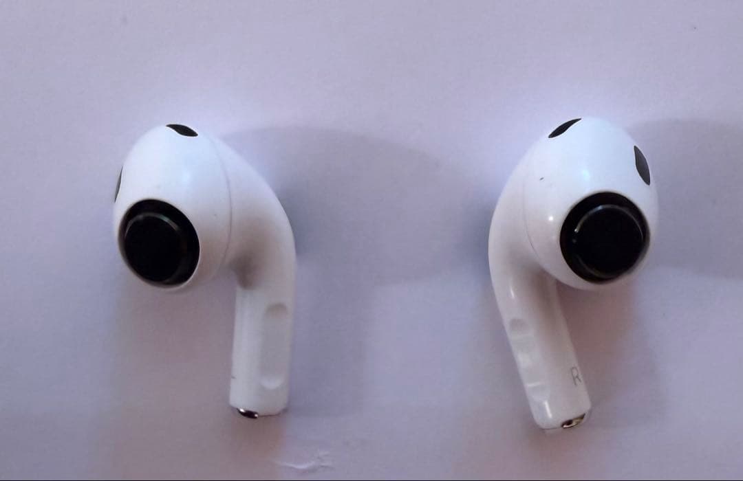 s*5様 AirPods Pro 第2世代 訳あり品（動作確認済み・水没歴あり）