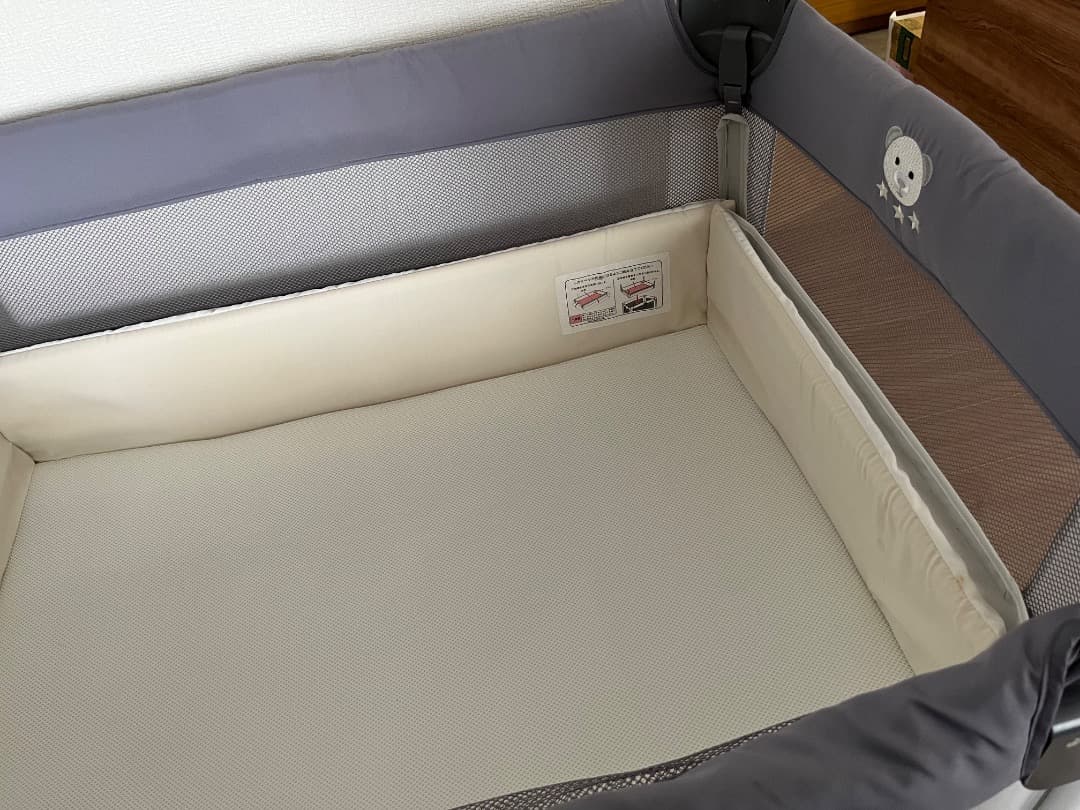 ベビーベッド　アップリカ　ココネルエアー　ホワイトグレー