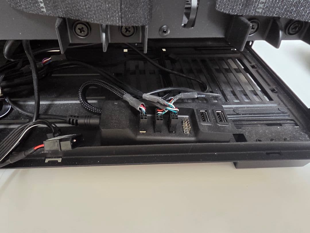 NZXT H700 CA-H700B-W1 ブラック/ホワイト