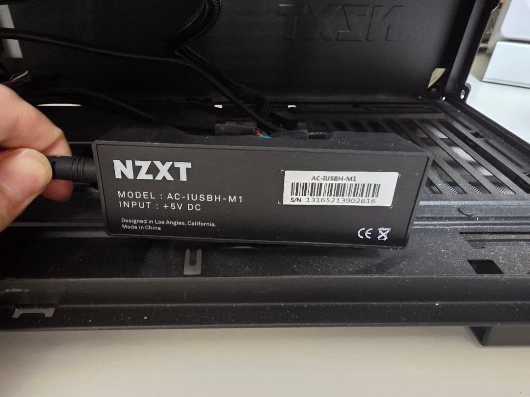 NZXT H700 CA-H700B-W1 ブラック/ホワイト