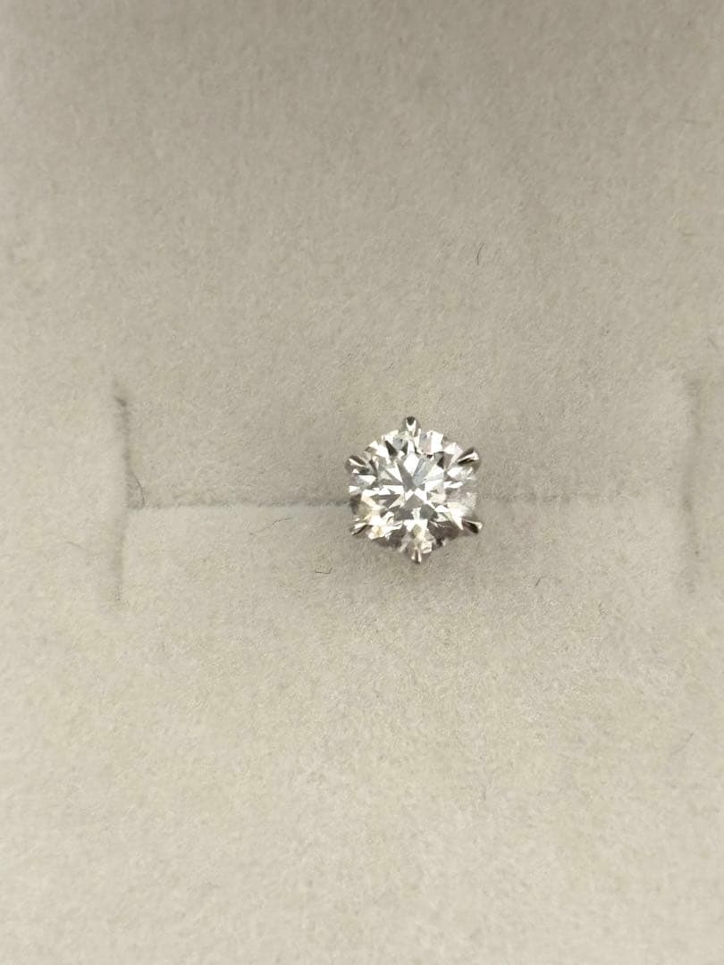 ダイヤモンド　ピアス　0.3ct