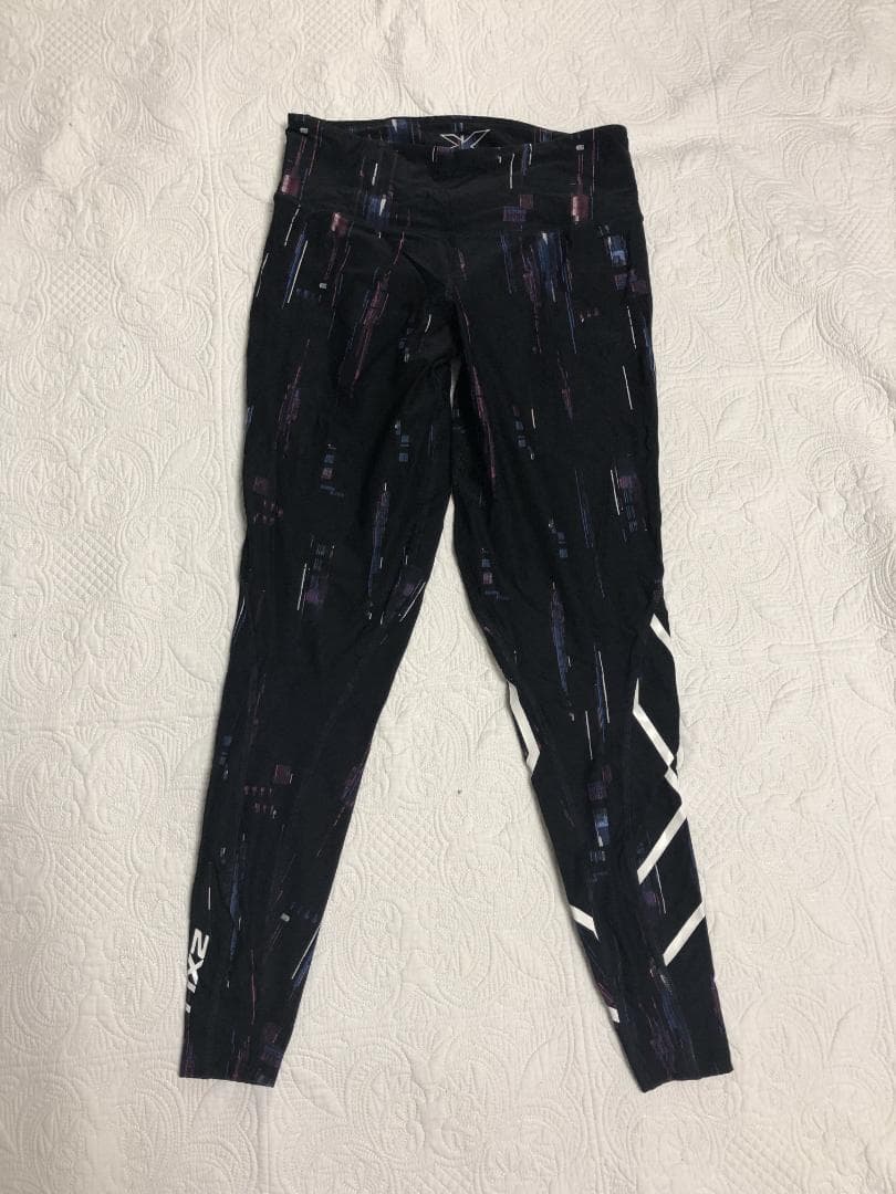 2XU ツータイムズユー レギンス　ブラックマルチ×ホワイト　レディース