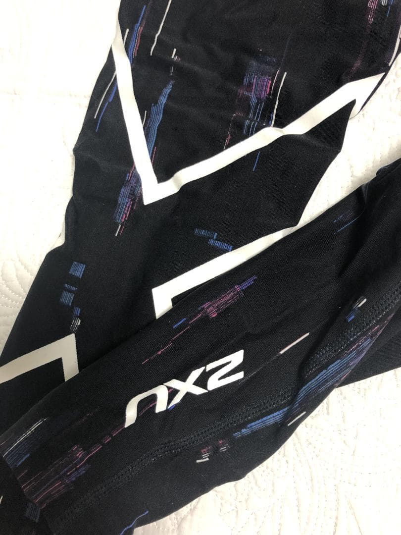 2XU ツータイムズユー レギンス　ブラックマルチ×ホワイト　レディース