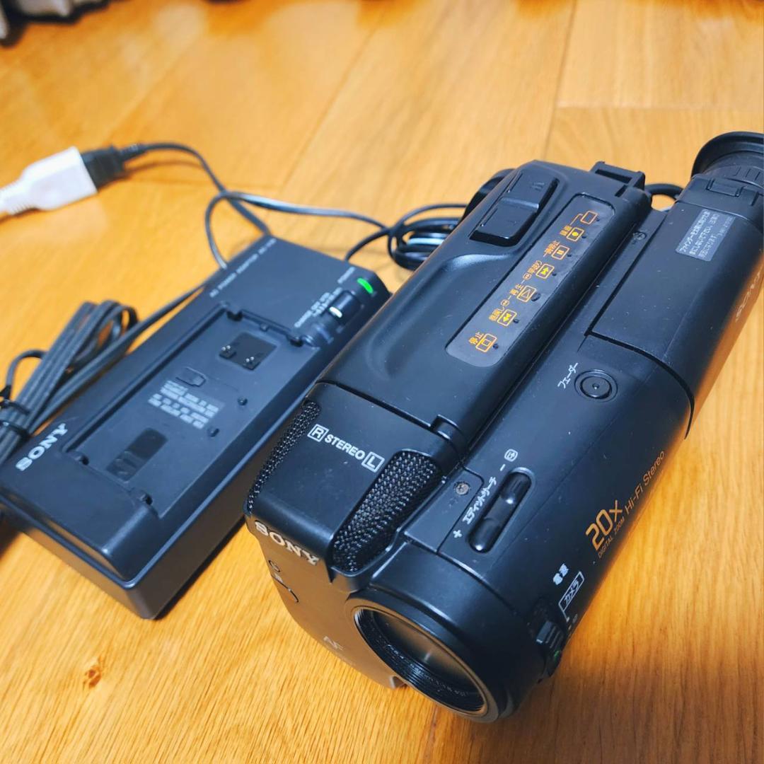 【動作確認済】SONY 高画質 Hi8 ビデオカメラ CCD-TR850 セット
