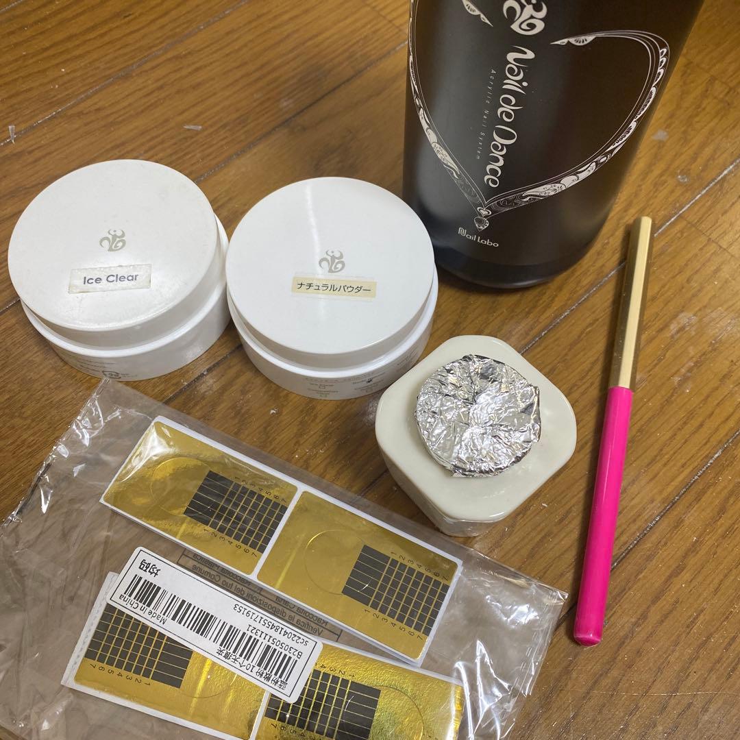 ネイルデダンス　シール100枚アクリルパウダー　まとめ売り　筆あり　スカルプ用品