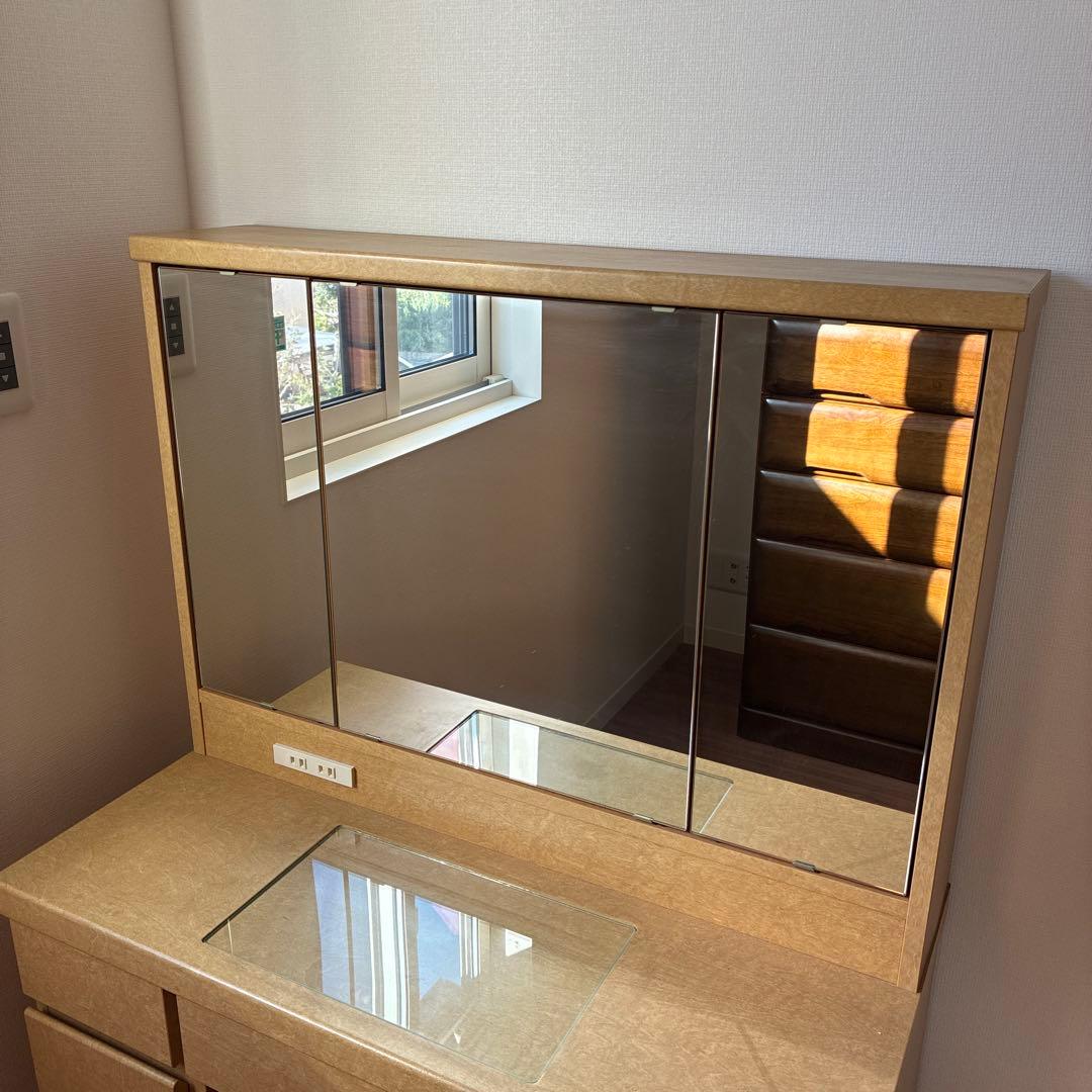 ドレッサー　鏡台　化粧台　三面鏡　コンセント付き　鏡