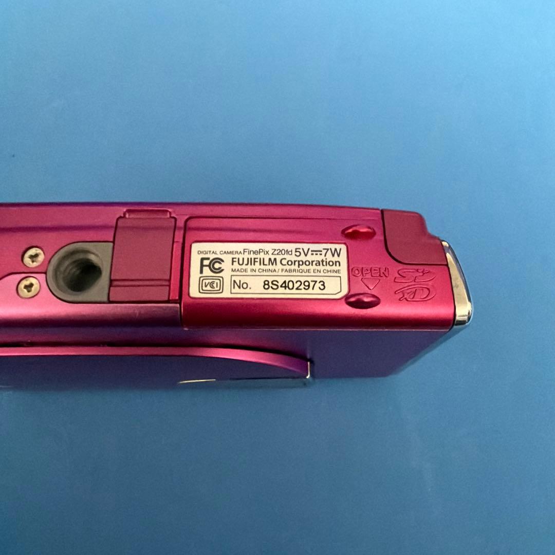 FUJIFILM FinePix Z20fd 富士フィルム　デジタルカメラ