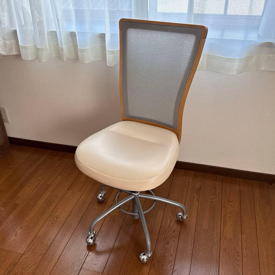 カリモク　デスクチェア　白（アイボリー）　XT4100HS