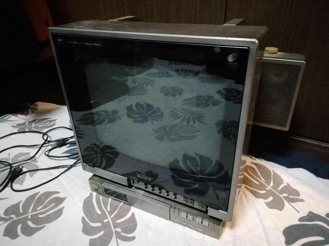 SONY トリニトロンカラーモニター KX-16HF2