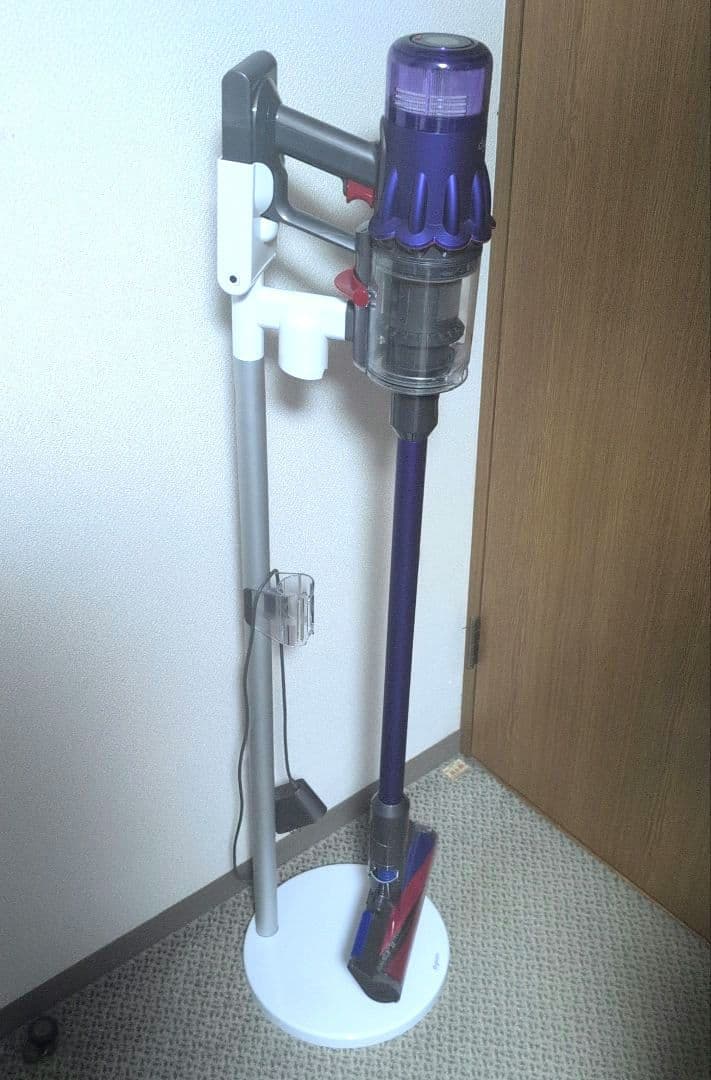 ★ダイソン digital slim fluffy SV18 台付！