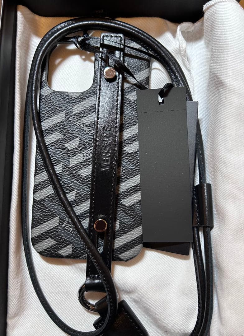 VERSACE ヴェルサーチ スマホケース ストラップ レザー イタリア製
