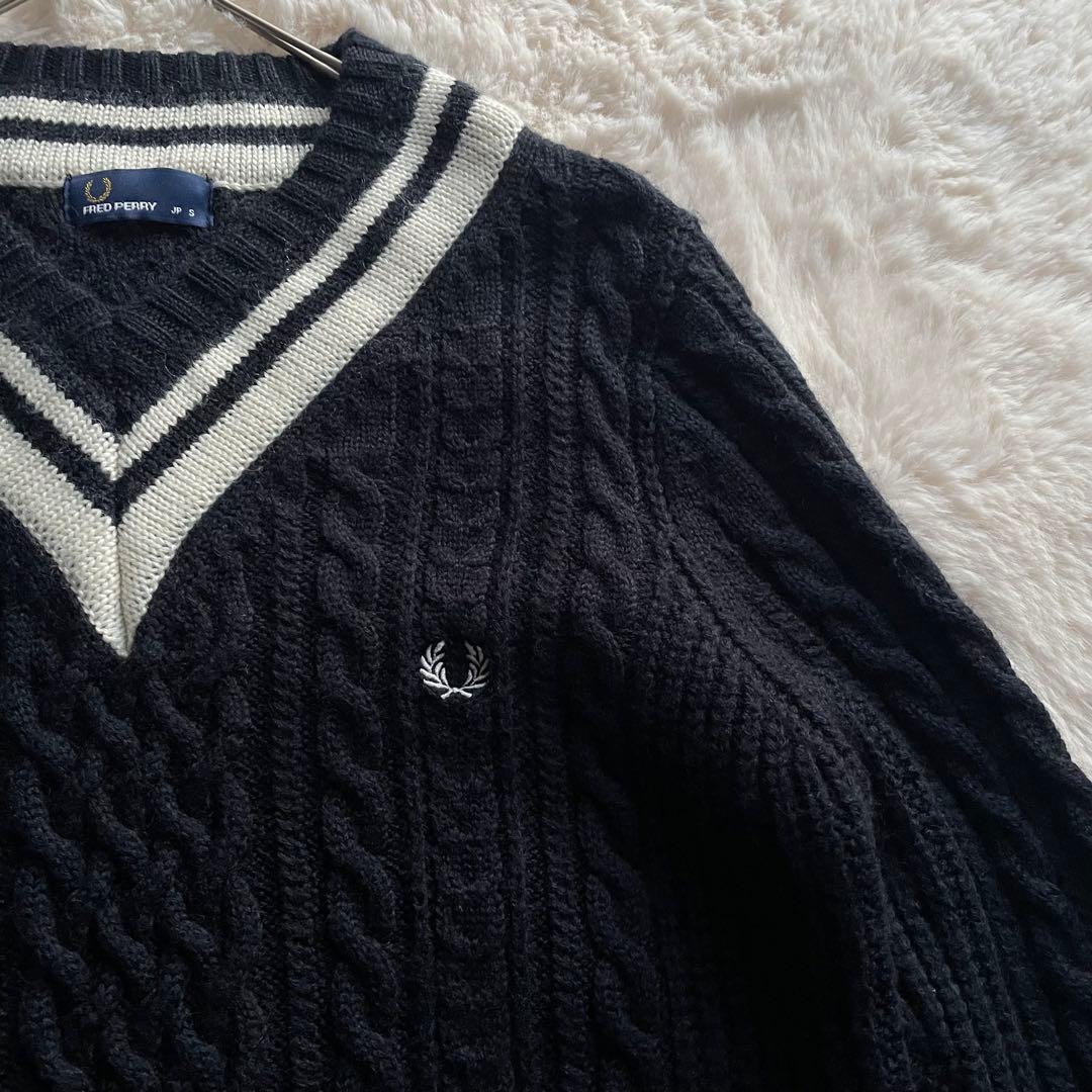 美品　フレッドペリー 表記S ケーブルニット　チルデンニット　ウール　月桂樹　黒