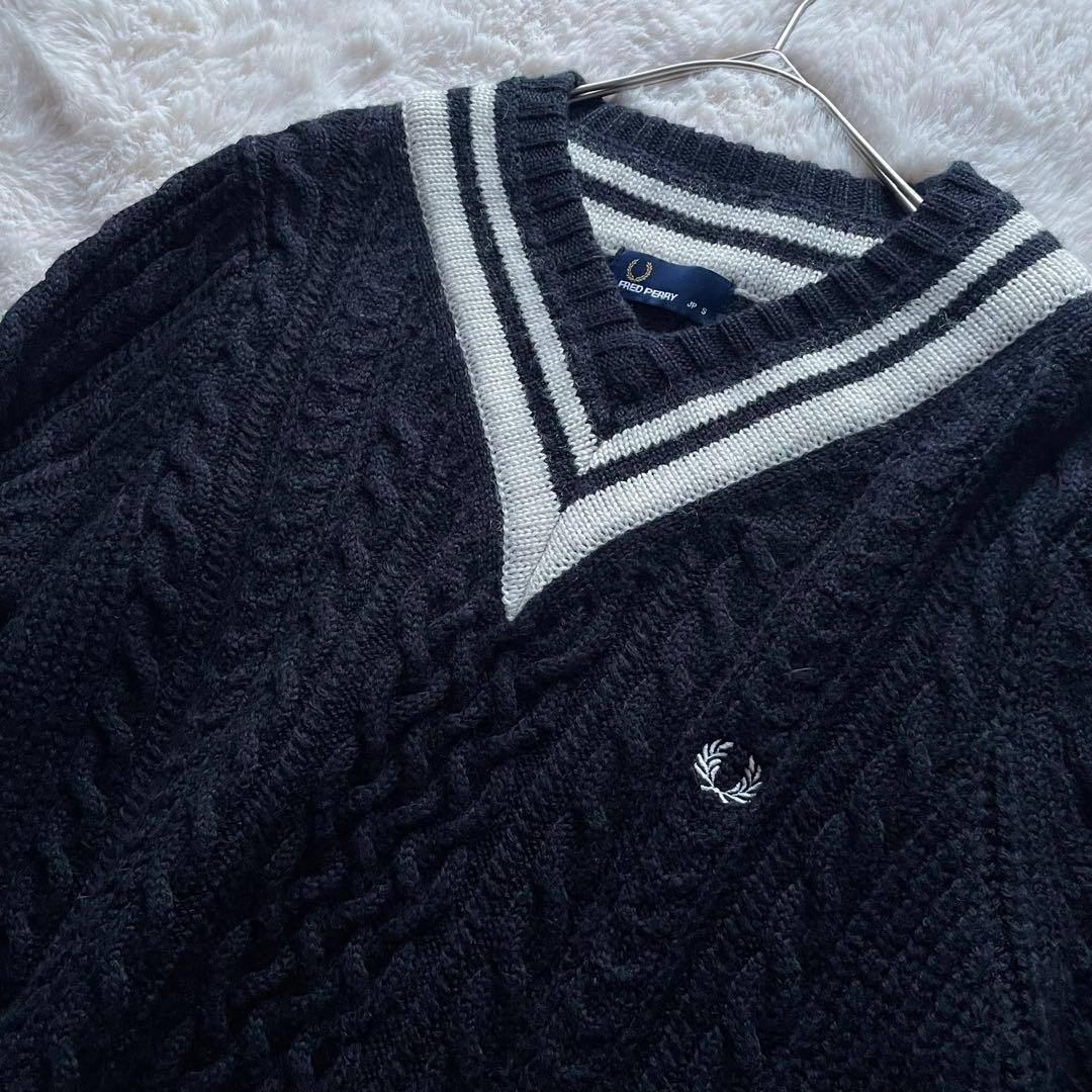 美品　フレッドペリー 表記S ケーブルニット　チルデンニット　ウール　月桂樹　黒