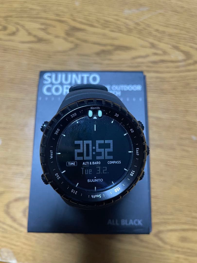 SUUNTO CORE ALL BLACK 箱メタルバンド付き電池交換済み