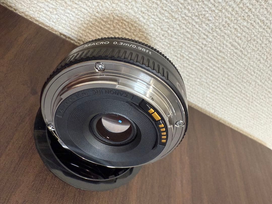 Canon EF 40mm f/2.8 STM レンズ