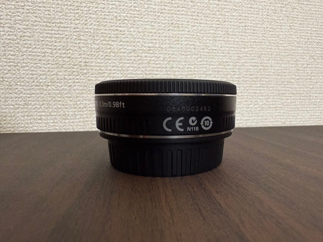Canon EF 40mm f/2.8 STM レンズ