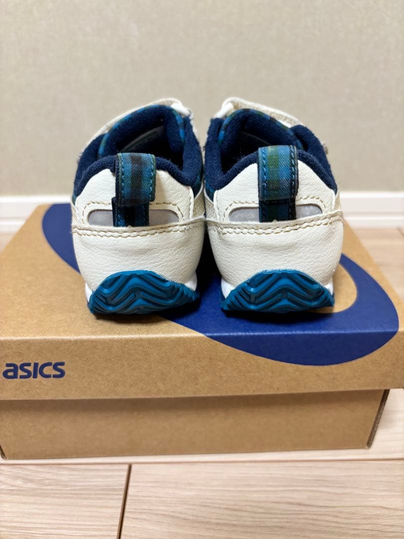 【ほぼ未使用】asics ファミリア 15cm スニーカー　アシックス