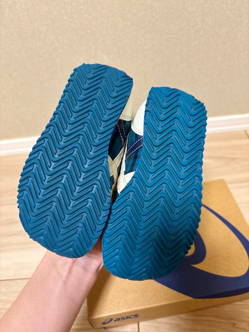 【ほぼ未使用】asics ファミリア 15cm スニーカー　アシックス