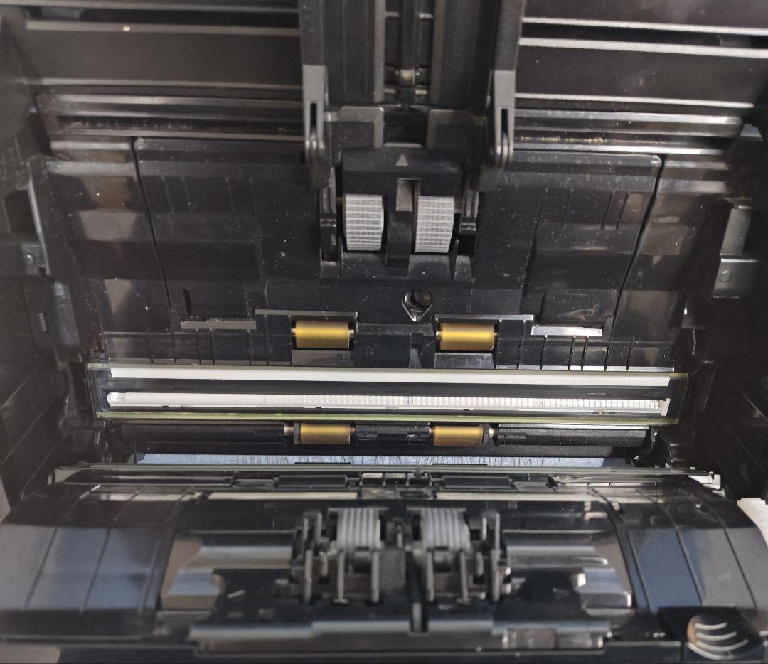 たまった書類を無線でスキャン ScanSnap iX500