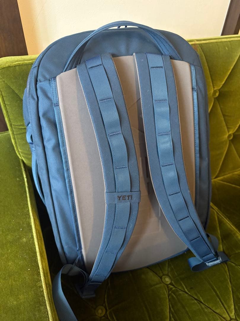 YETI CROSSROAD BACKPACK 35 ダークブルー