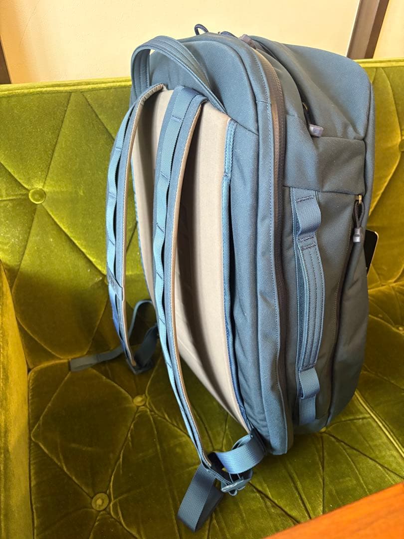 YETI CROSSROAD BACKPACK 35 ダークブルー