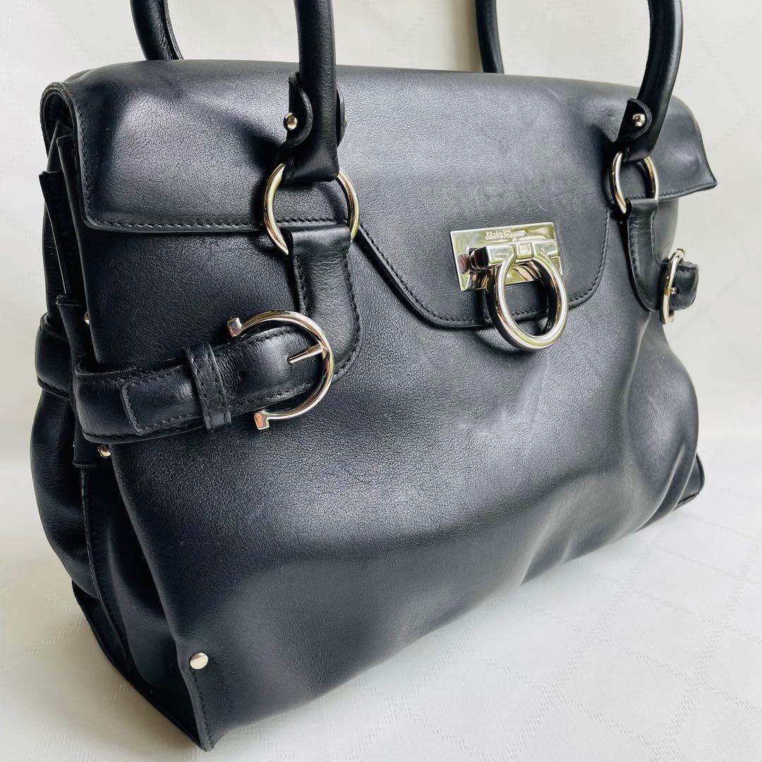 【超希少】サルヴァトーレ　フェラガモ ガンチーニ ショルダーバッグ　黒