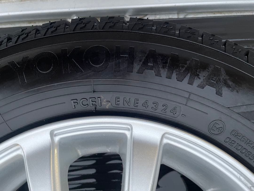 ほぼ未使用ヨコハマIce GUARD 145/80R13 タイヤホイールセット