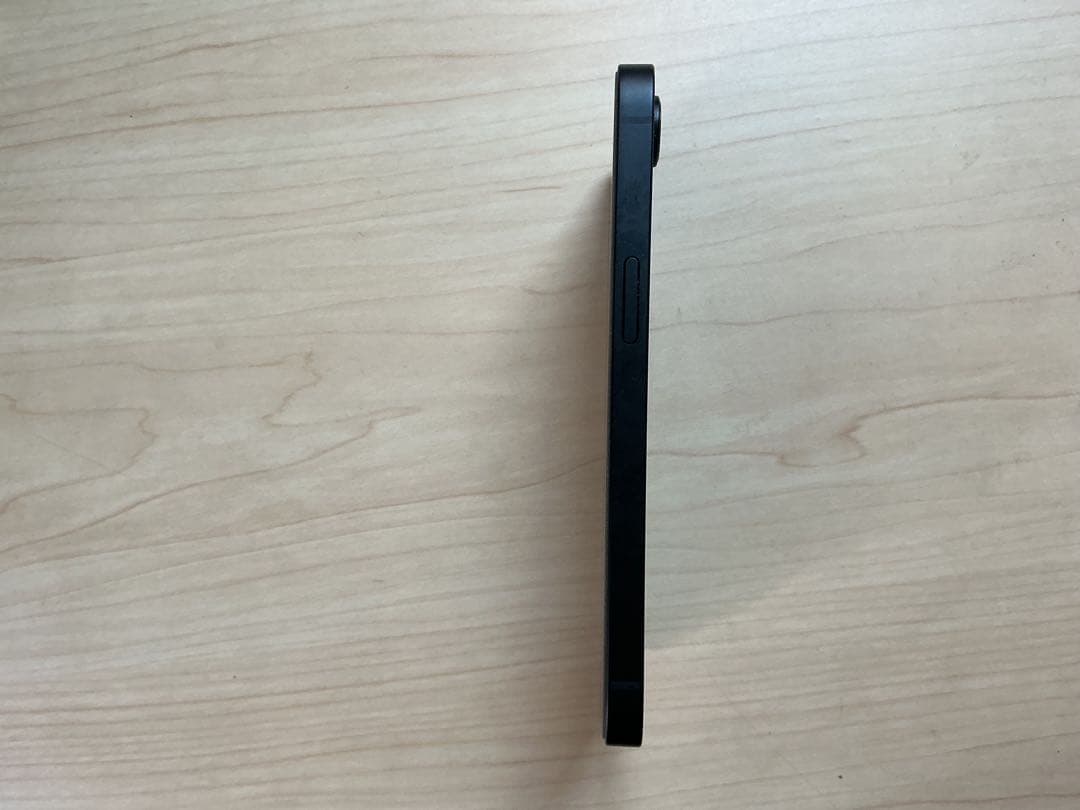 iPhone16e 128GB本体　ブラック　バッテリー100%