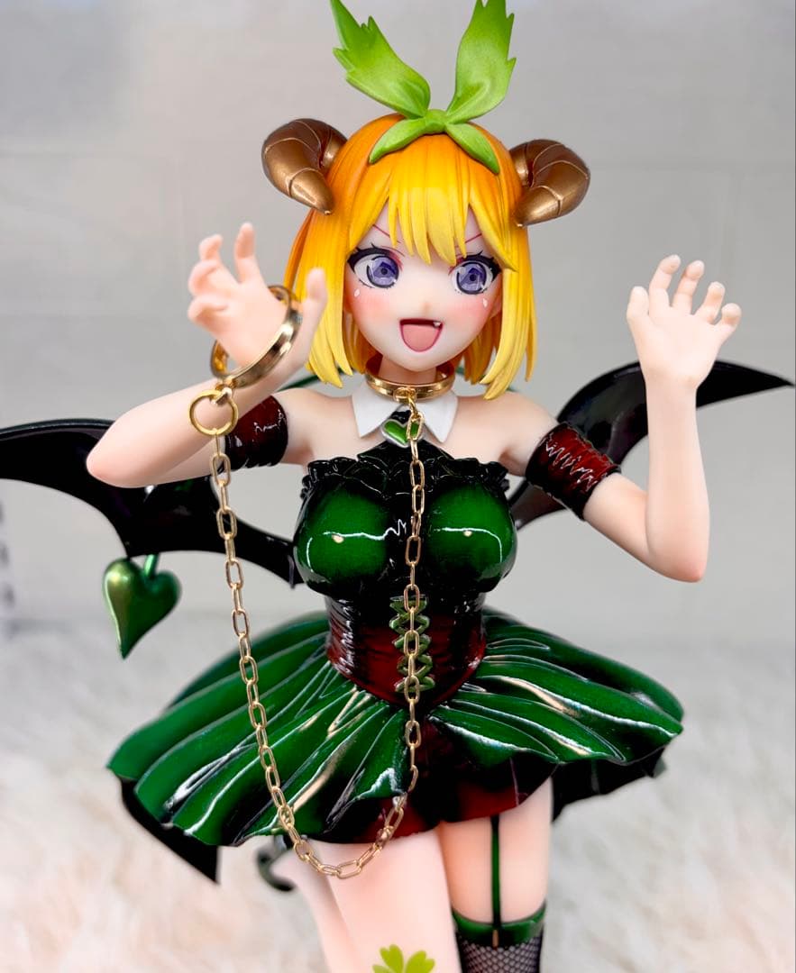 ぐ*す様 五等分の花嫁　中野四葉　フィギュア　リペイント　小悪魔ver ゴールド