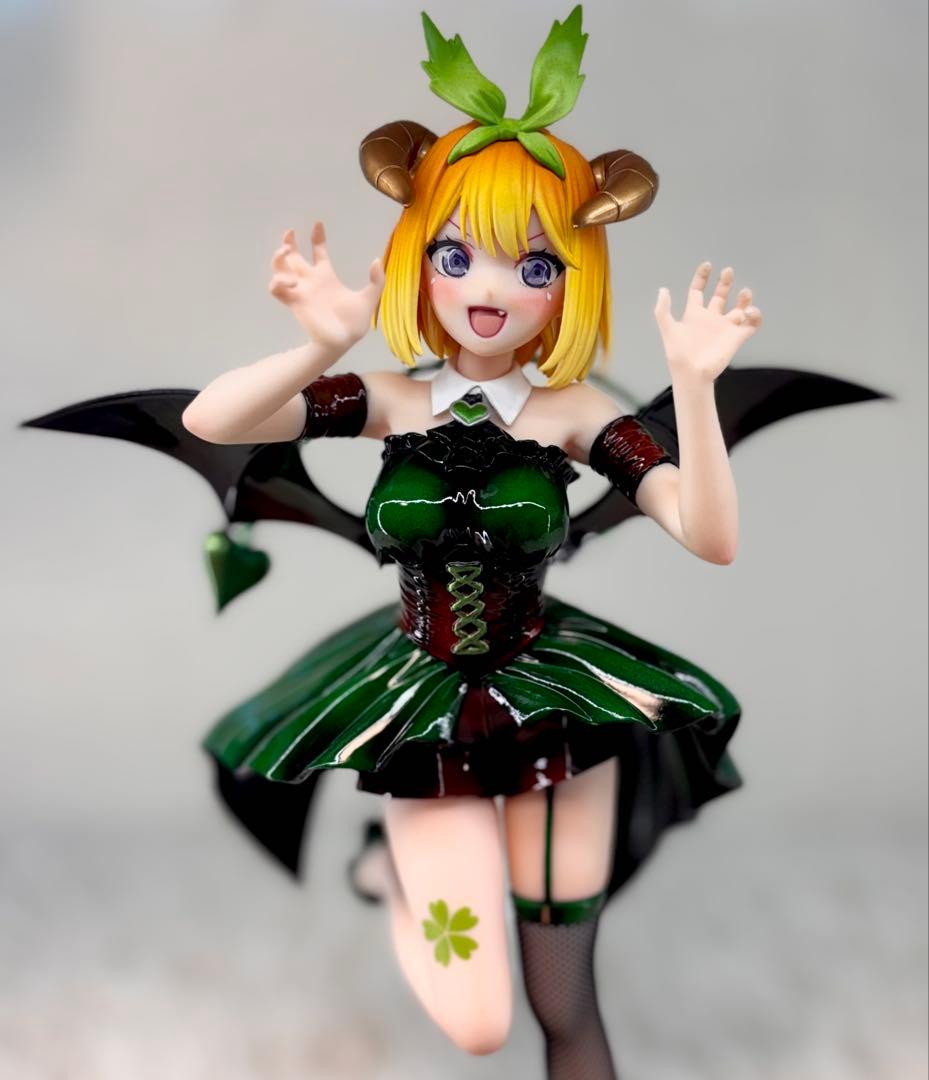 ぐ*す様 五等分の花嫁　中野四葉　フィギュア　リペイント　小悪魔ver ゴールド