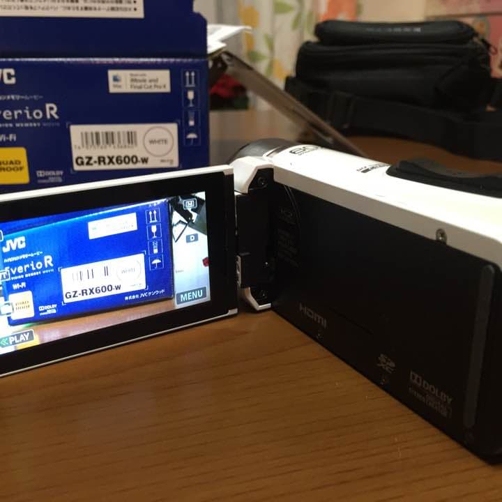 JVC ビデオカメラ Everio R  GZ-RX600-w