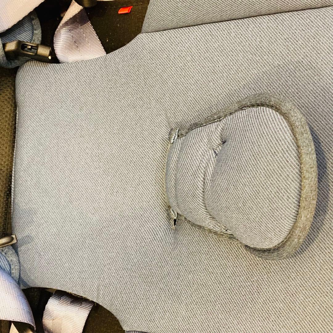 【美品】innokids チャイルドシート ジュニアシート　折り畳み　コンパクト