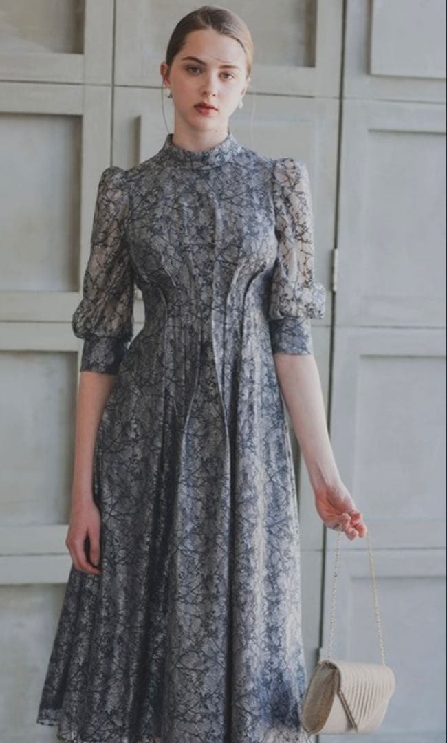 ANDRESDパフスリーブハイウエストタックドレス