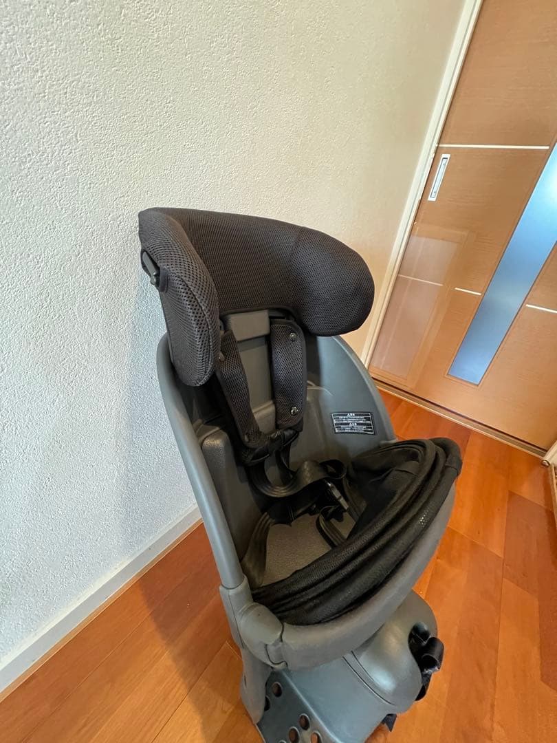 自転車後ろ乗せシート　Combi