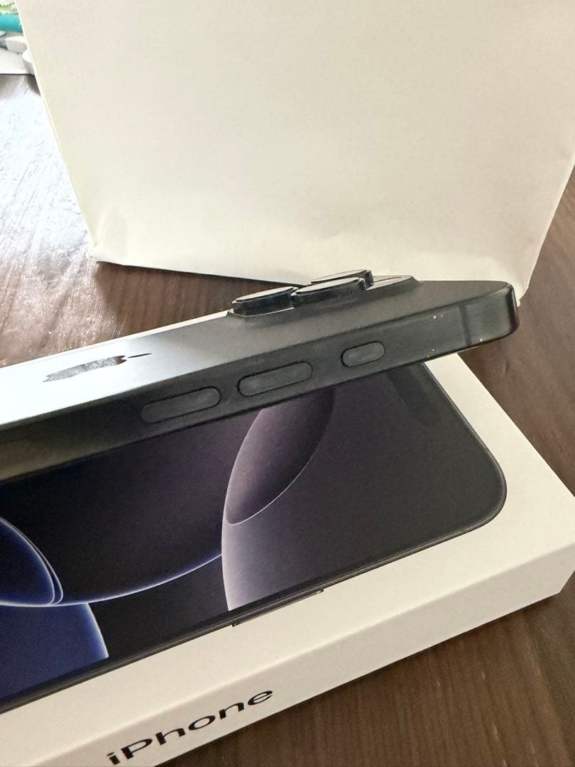 iPhone 16 Pro 128GB ブラック 本体