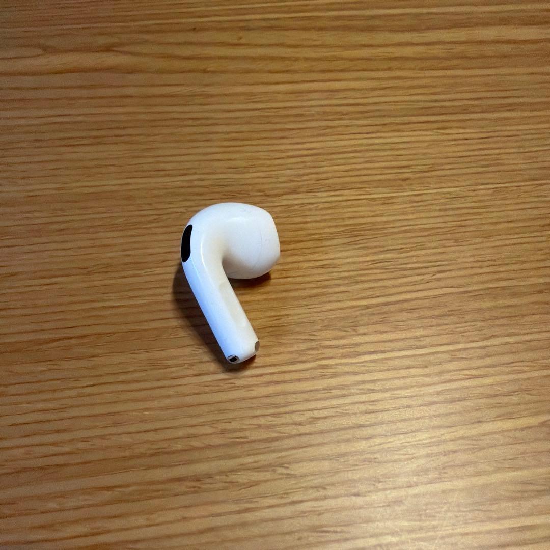 AirPods 4本体 ホワイト 充電ケース付き
