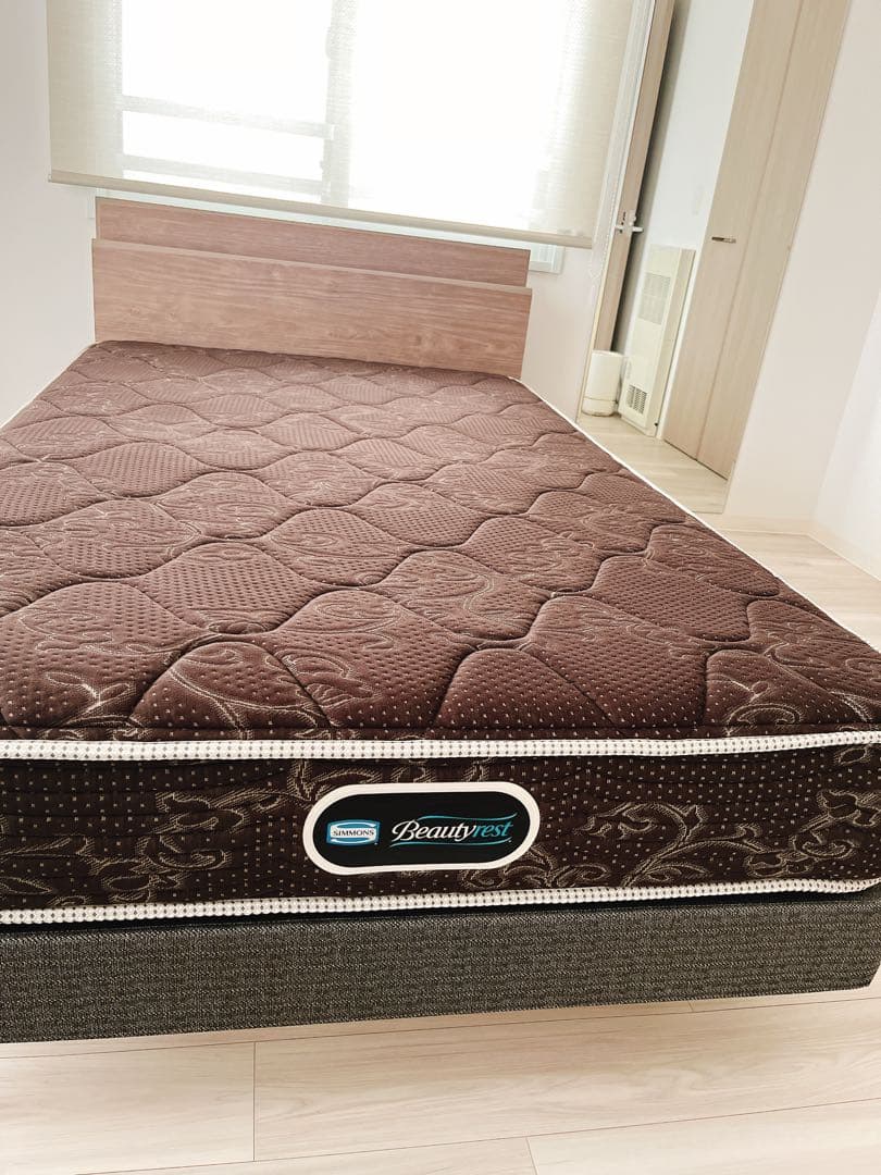 『マル』 シモンズ　セミダブル　ベッド　美品　マットレス　セット