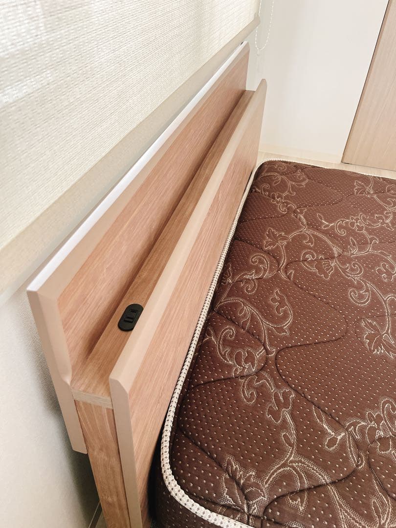 『マル』 シモンズ　セミダブル　ベッド　美品　マットレス　セット