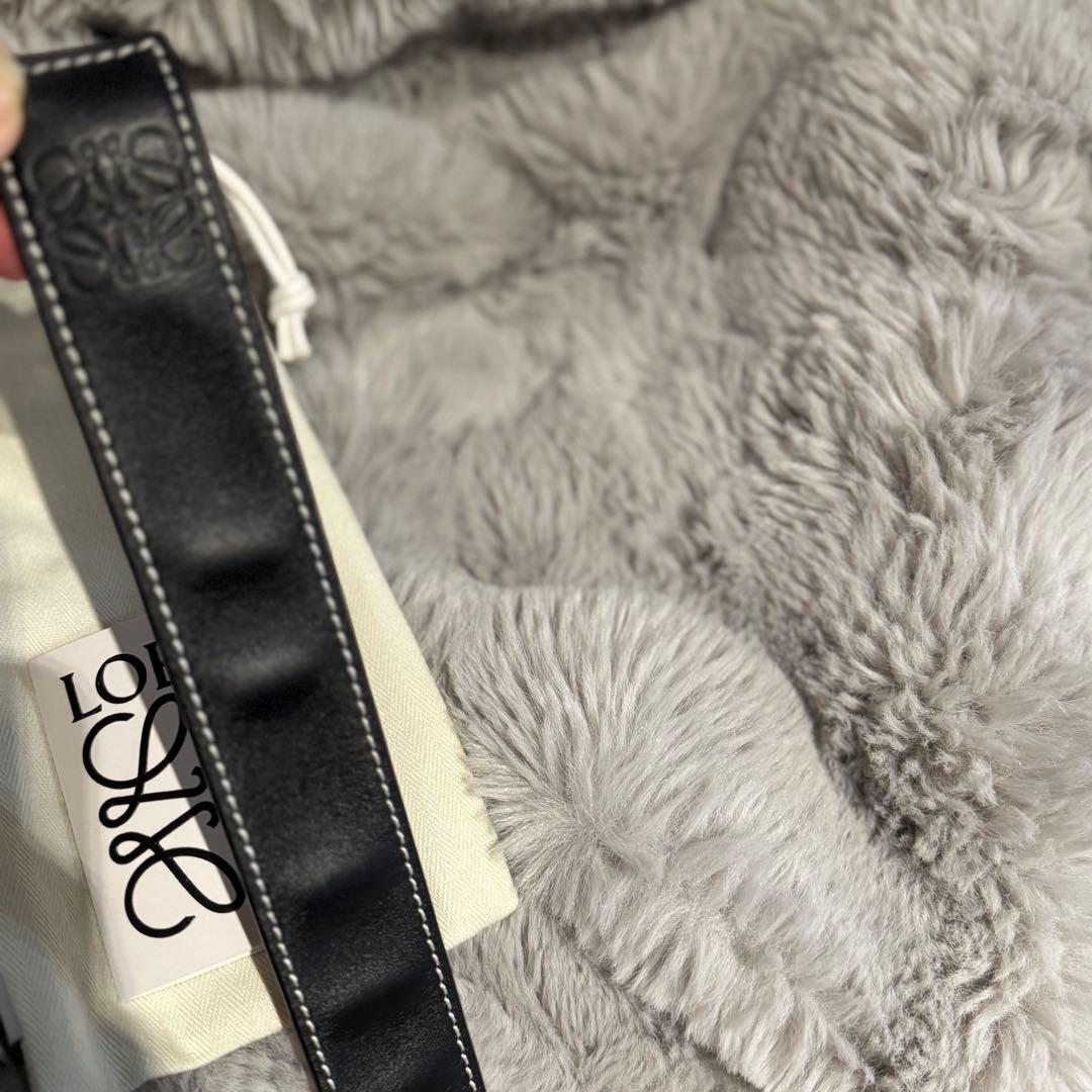 LOEWE レザー バングル 黒　スラップ　ブレスレット　カーフ　ブラック