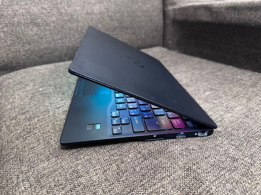 Fujitsu 13.3インチ Core i5 11世代　office 2024