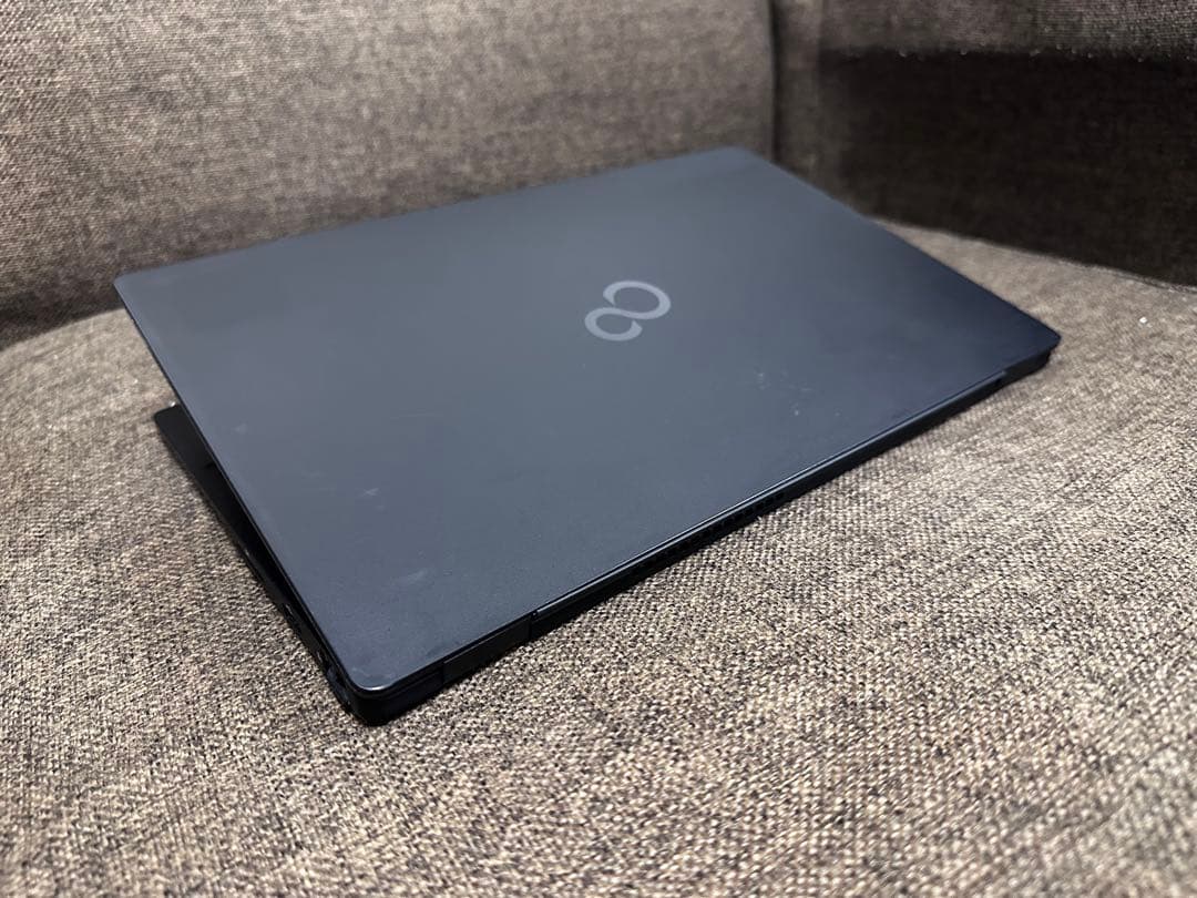 Fujitsu 13.3インチ Core i5 11世代　office 2024